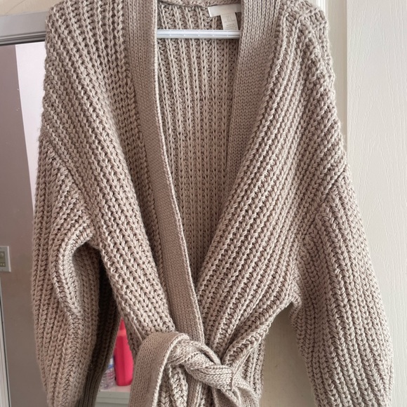 H&M Sweater With Waist Tie - Picture 2 of 2